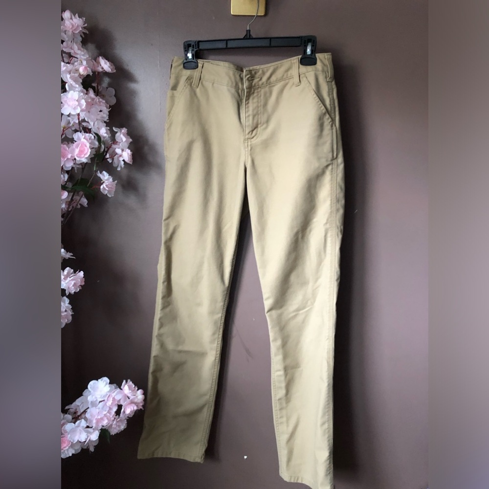 Women’s Carhartt cargo pants in Khaki size 2